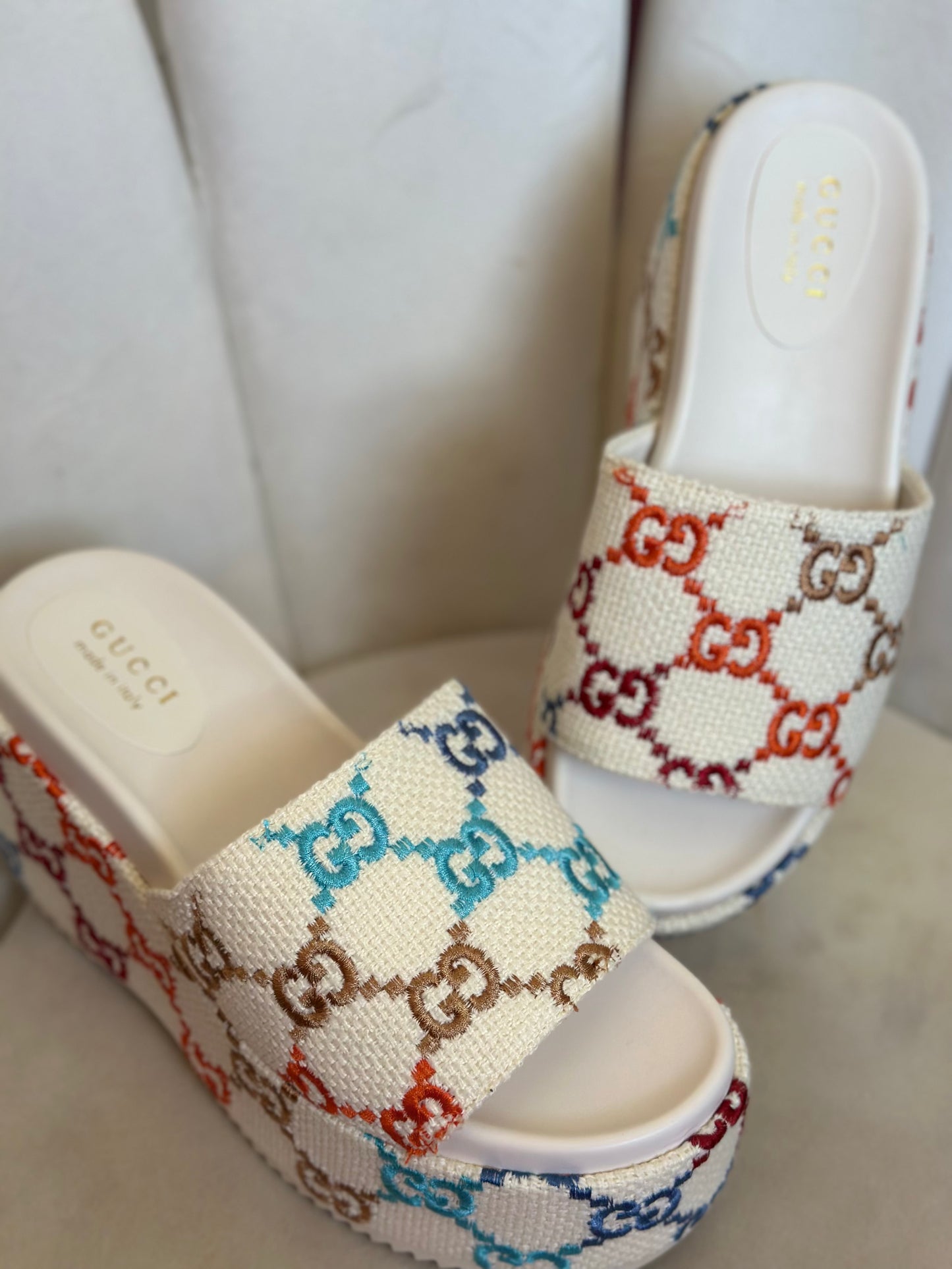 **DUPEE** GUCC MULTICOLOR PLATFORM SLIDES (WMNS 9)