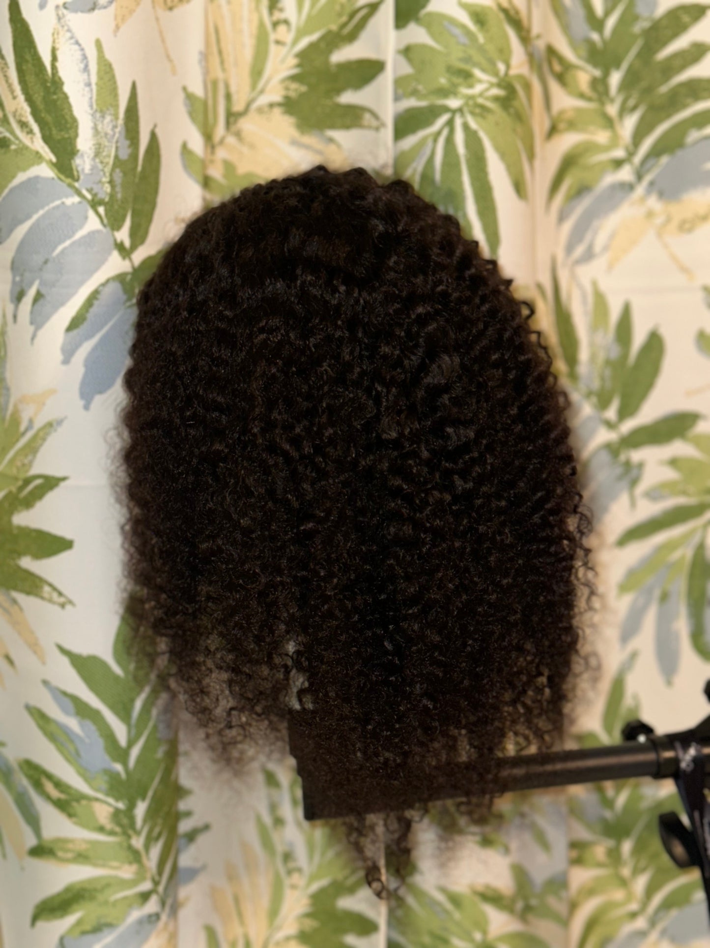 ISEE Hair 4x4 22” Kinky Curly Wig