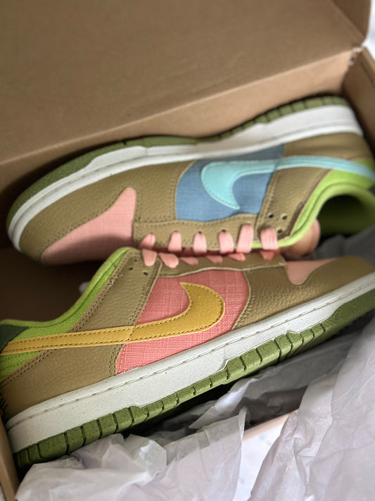 **DUPE** NIK3 NATURE SUN CLUB DUNKS (WMNS 8.5)