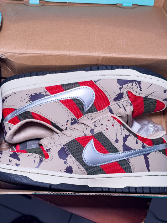 **DUPE** NIKE FREDDY KREUGER DUNKS (WMNS 9/ MENS 7)