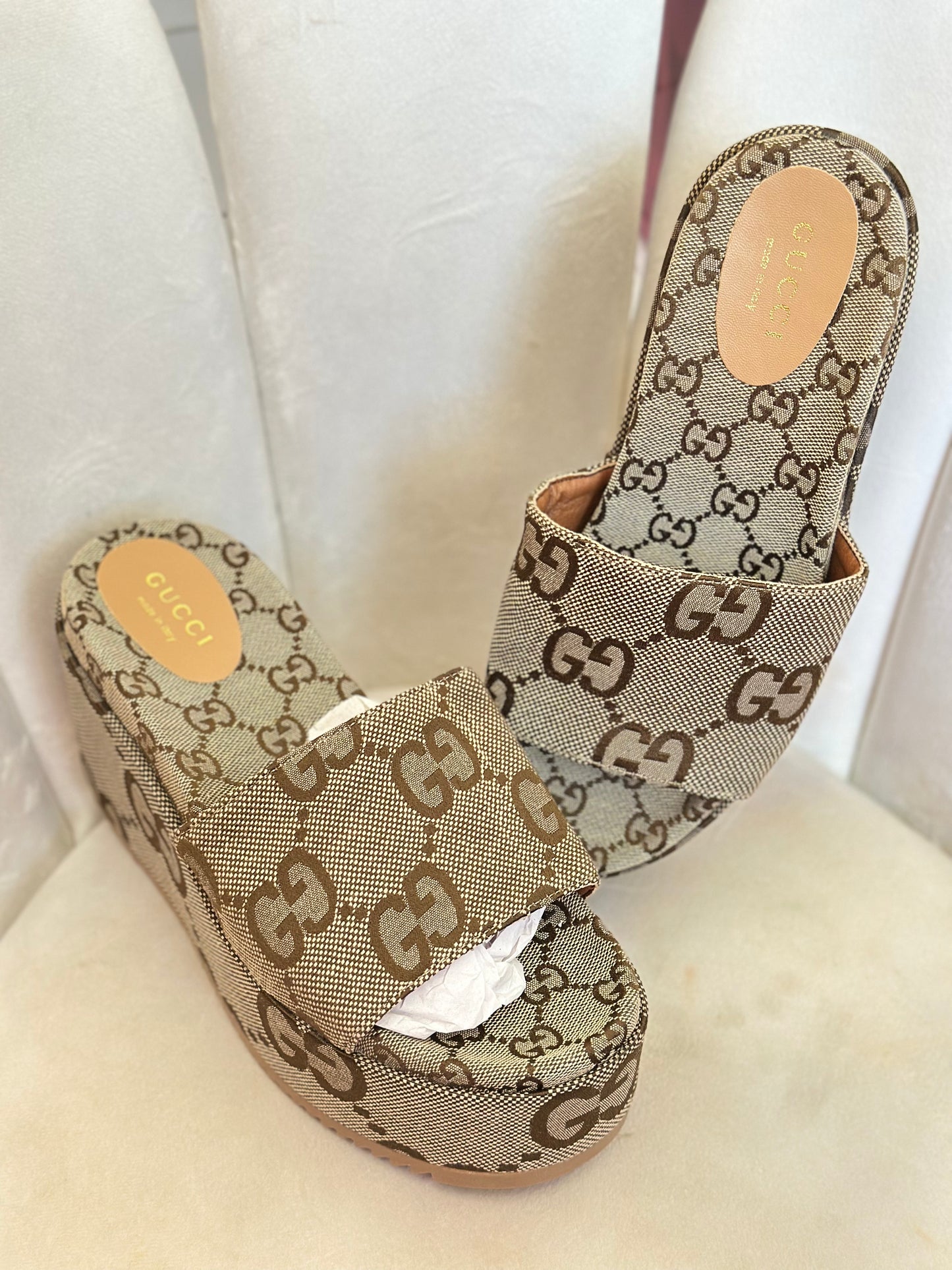 **DUPEE** GUCC MONOGRAM PLATFORM SLIDES (WMNS 9)