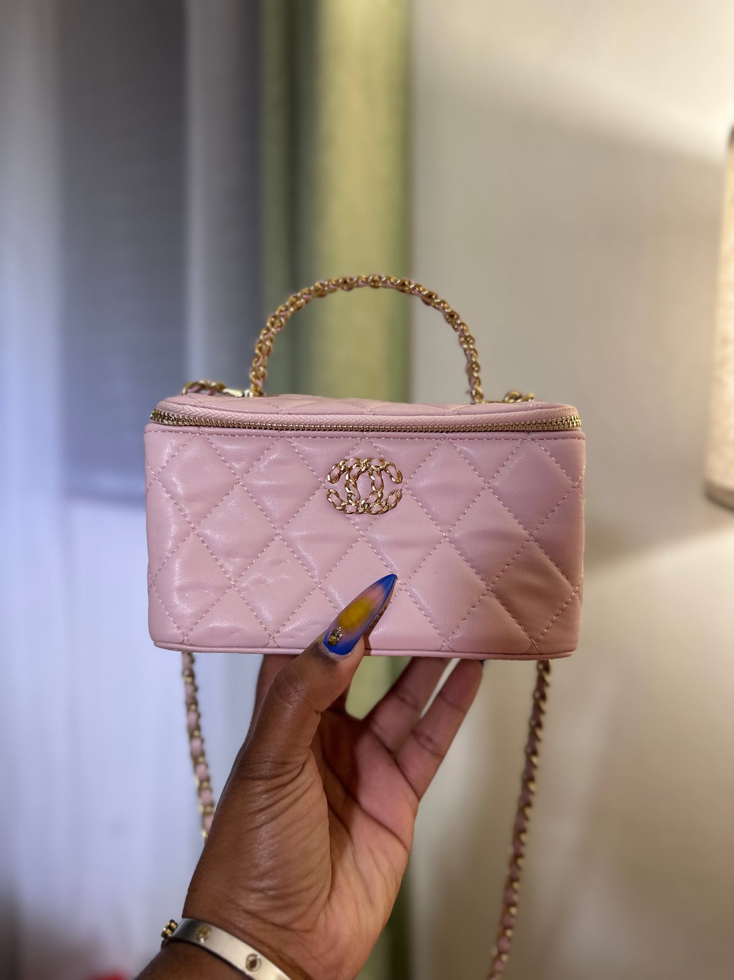 **DUPEE** CHAN3L VANITY BAG (PINK & GOLD)