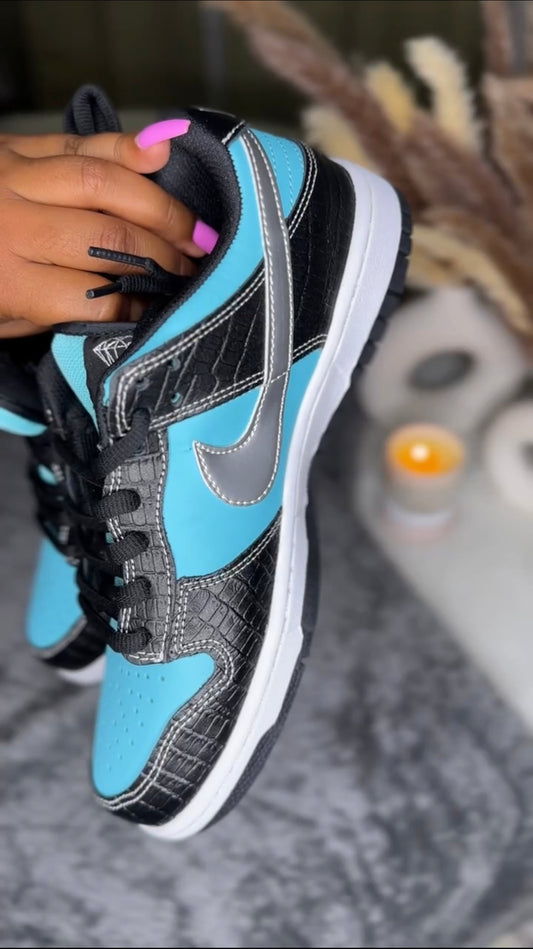 **DUPE** NIKE X TIFFANY DIAMOND TIFFANY DUNK (MENS 7, WMNS 9)